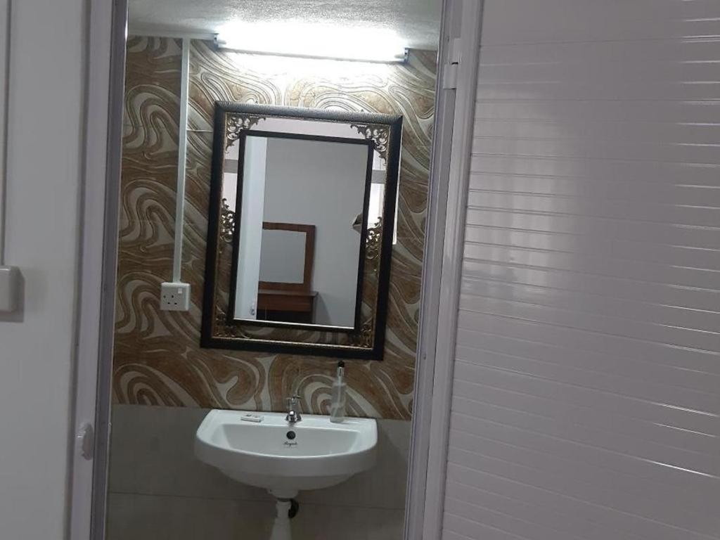 Single Room In Palais Otentik Restaurant N Hotel 康隆尼角 外观 照片