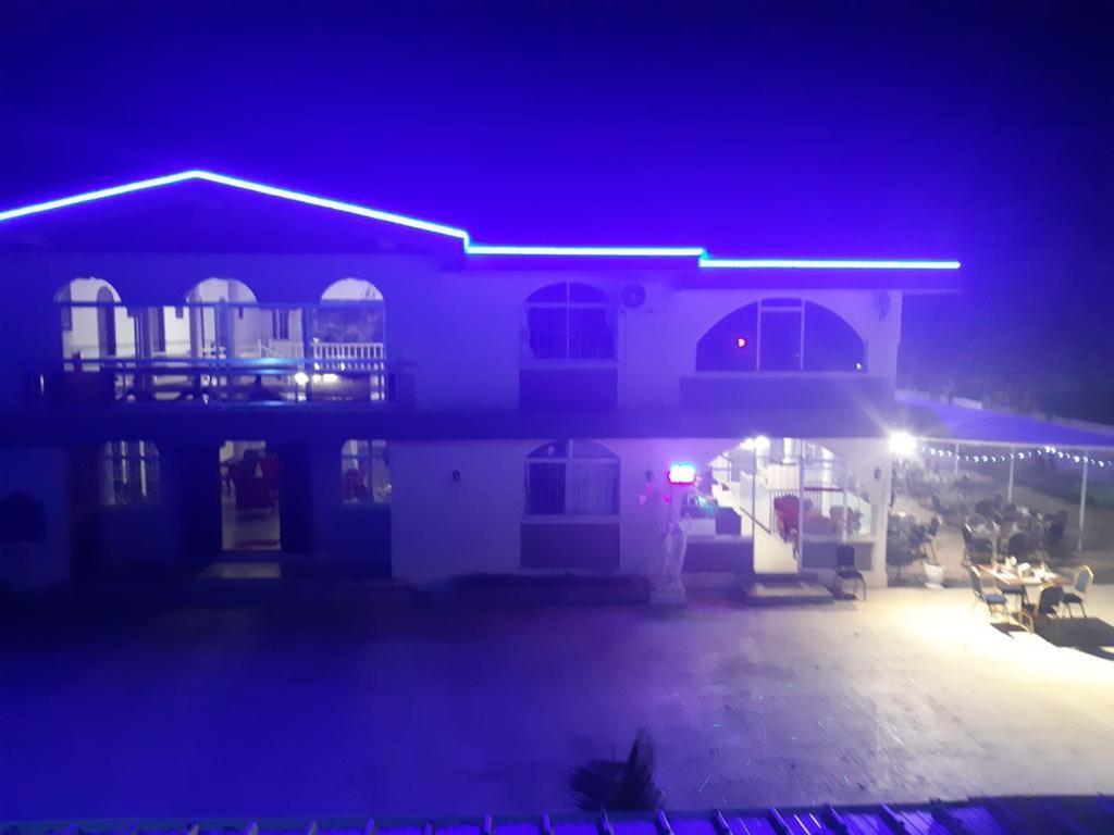 Single Room In Palais Otentik Restaurant N Hotel 康隆尼角 外观 照片